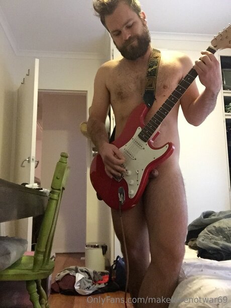 Nacktes geleaktes OnlyFans-Foto von Makelovenotwar69