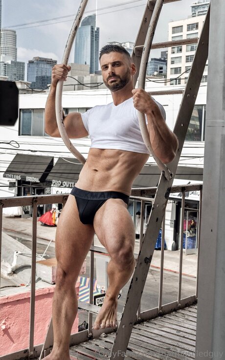 Nacktes geleaktes OnlyFans-Foto von Thatmuscledguy