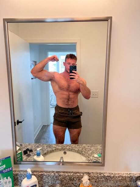 Nacktes geleaktes OnlyFans-Foto von Colton Voss