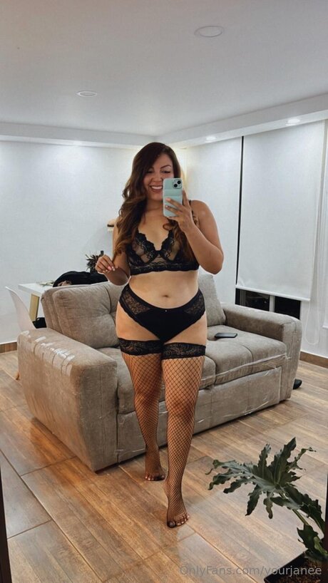 Nacktes geleaktes OnlyFans-Foto von Yourjanee