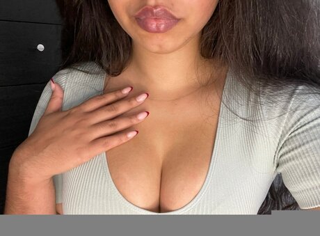 Nacktes geleaktes OnlyFans-Foto von Ellaroseyyfree