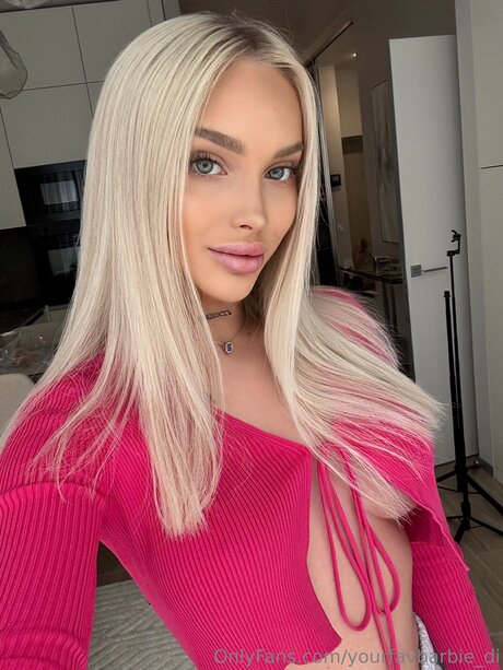 Nacktes geleaktes OnlyFans-Foto von Yourfavbarbie Di