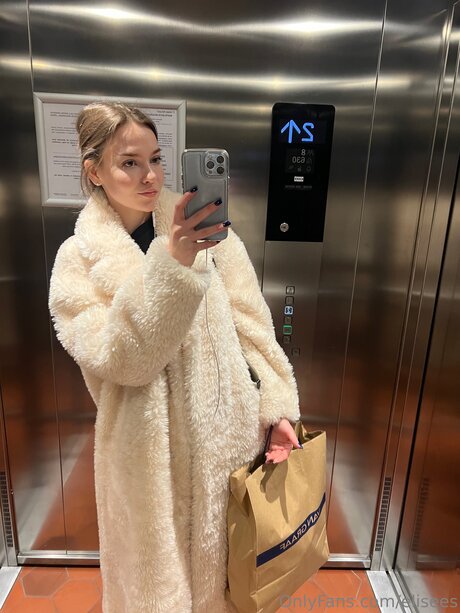 Nacktes geleaktes OnlyFans-Foto von Elisees