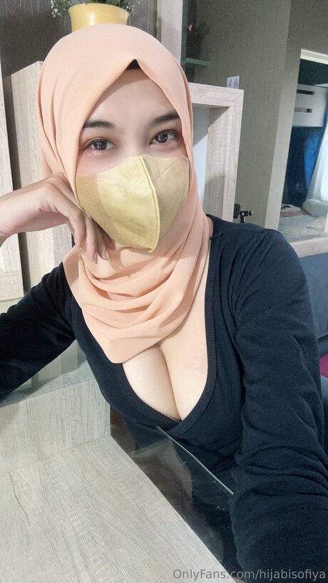 Nacktes geleaktes OnlyFans-Foto von Hijabisofiya