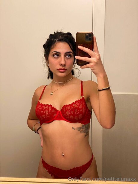 Petitelunaxx