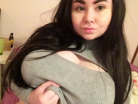 Nacktes geleaktes OnlyFans-Foto von Cherrikissu