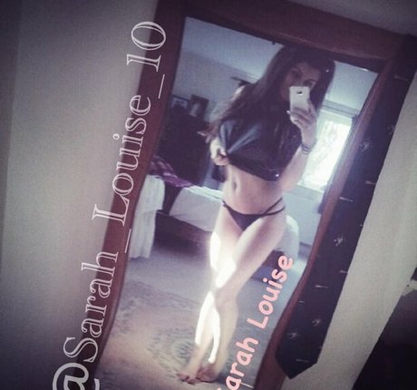 Nacktes geleaktes OnlyFans-Foto von Sarah Louise
