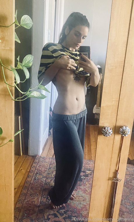 Nacktes geleaktes OnlyFans-Foto von Catherine
