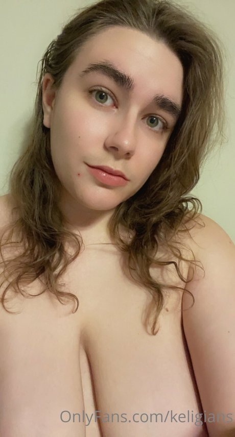 Nacktes geleaktes OnlyFans-Foto von Keligian