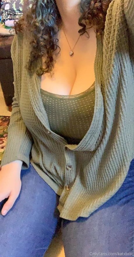 Nacktes geleaktes OnlyFans-Foto von Katxbrat