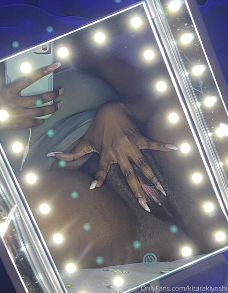 Nacktes geleaktes OnlyFans-Foto von Kitara Kiyoshi