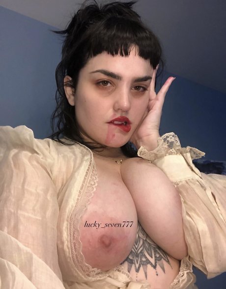 Nacktes geleaktes OnlyFans-Foto von Lucky Seven777