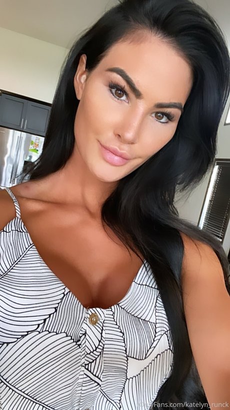 Nacktes geleaktes OnlyFans-Foto von Katelyn Runck