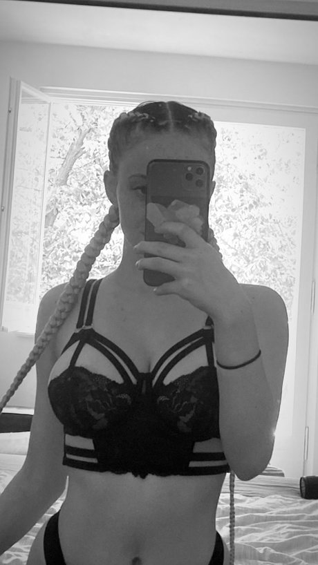 Nacktes geleaktes OnlyFans-Foto von Elenas Caprice