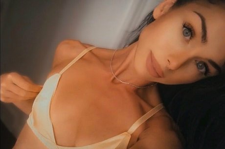 Nacktes geleaktes OnlyFans-Foto von Rachellaurengray