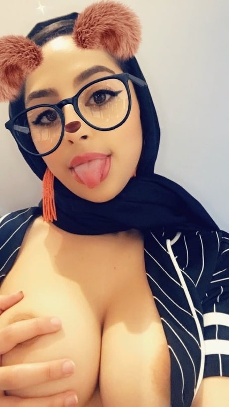 Nacktes geleaktes OnlyFans-Foto von Bella Jameel