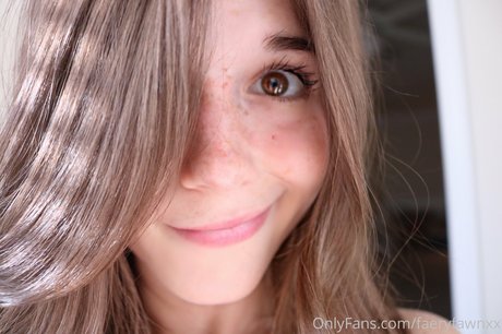 Nacktes geleaktes OnlyFans-Foto von Faery Fawn