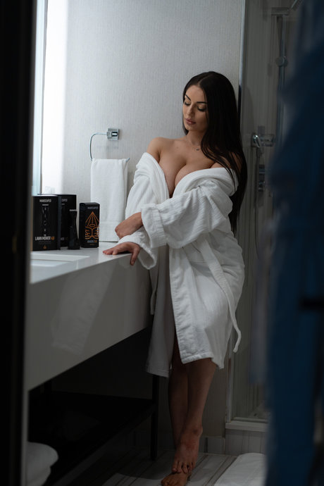 Nacktes geleaktes OnlyFans-Foto von Risrose