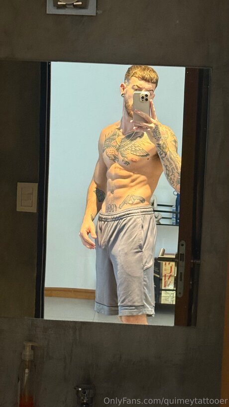 Nacktes geleaktes OnlyFans-Foto von Quimeytattooer