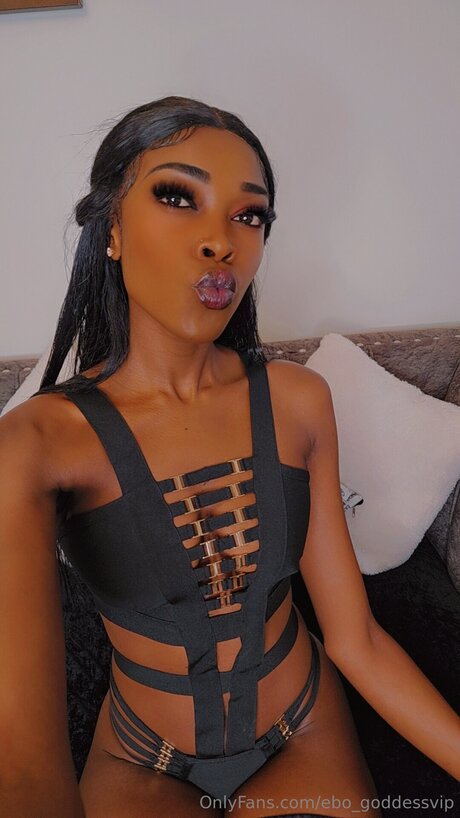 Nacktes geleaktes OnlyFans-Foto von Ebo Goddessvip
