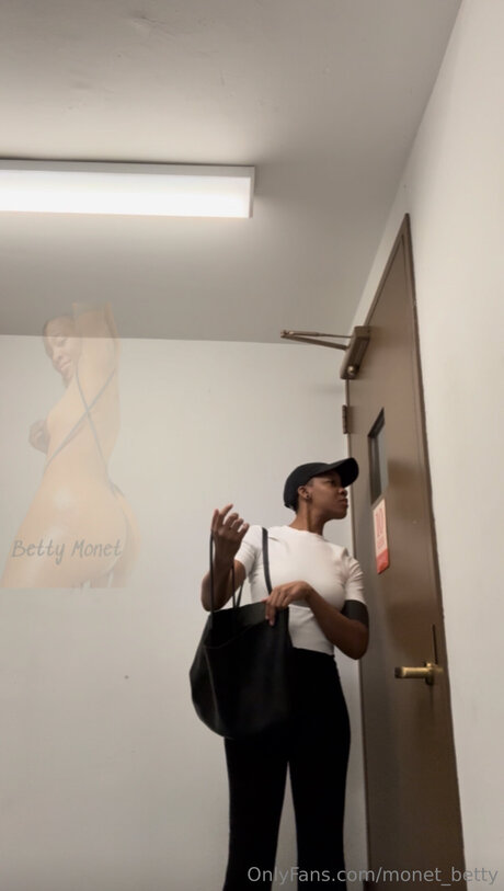 Nacktes geleaktes OnlyFans-Foto von Monet Betty