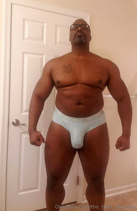 Nacktes geleaktes OnlyFans-Foto von The Total Package