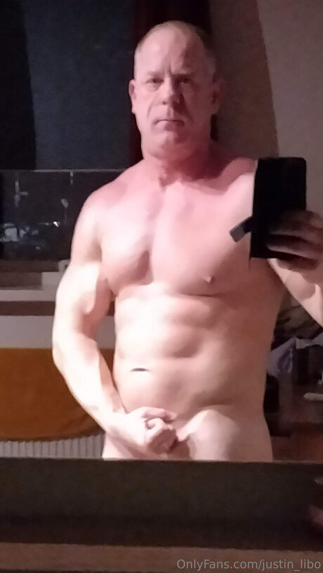 Nacktes geleaktes OnlyFans-Foto von Justin Libo