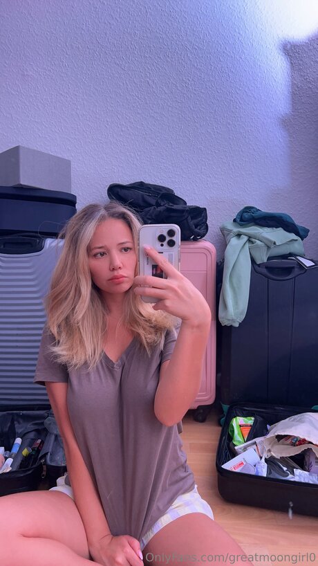 Nacktes geleaktes OnlyFans-Foto von Greatmoongirl0