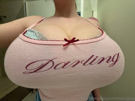 Nacktes geleaktes OnlyFans-Foto von Jazminesinging