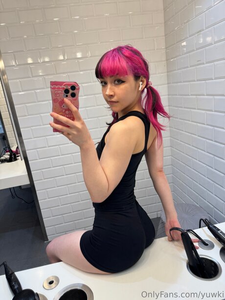 Nacktes geleaktes OnlyFans-Foto von Yuwki