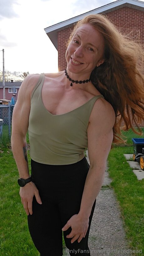 Fitlittleredhead