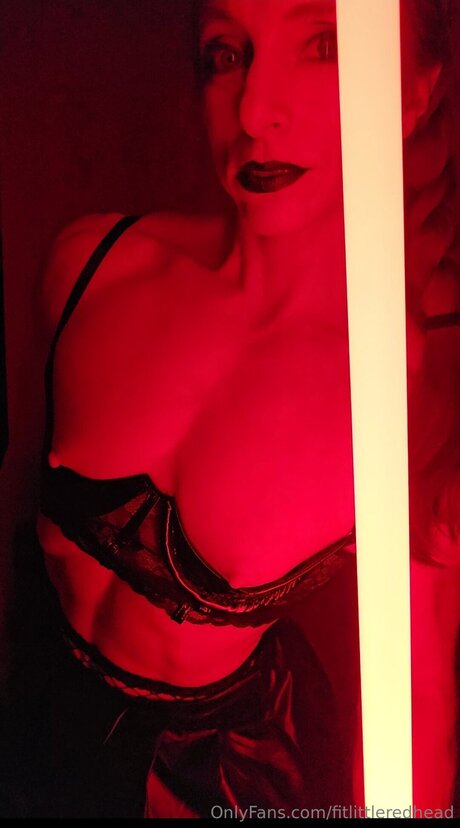 Fitlittleredhead