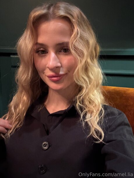 Nacktes geleaktes OnlyFans-Foto von Amel Lia