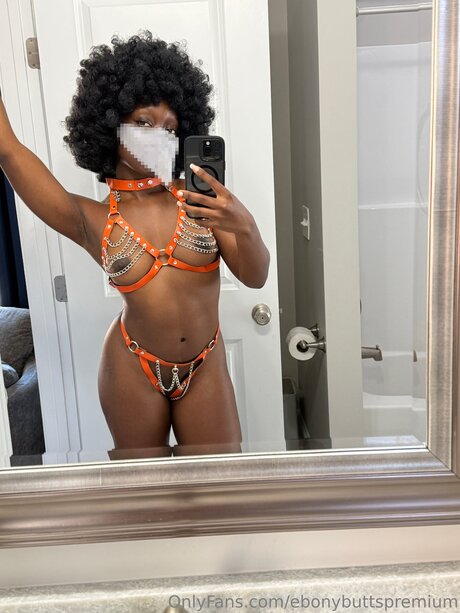 Nacktes geleaktes OnlyFans-Foto von Ebonybuttspremium