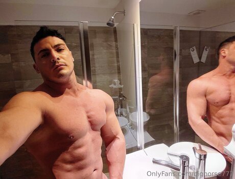 Nacktes geleaktes OnlyFans-Foto von Bighorse777