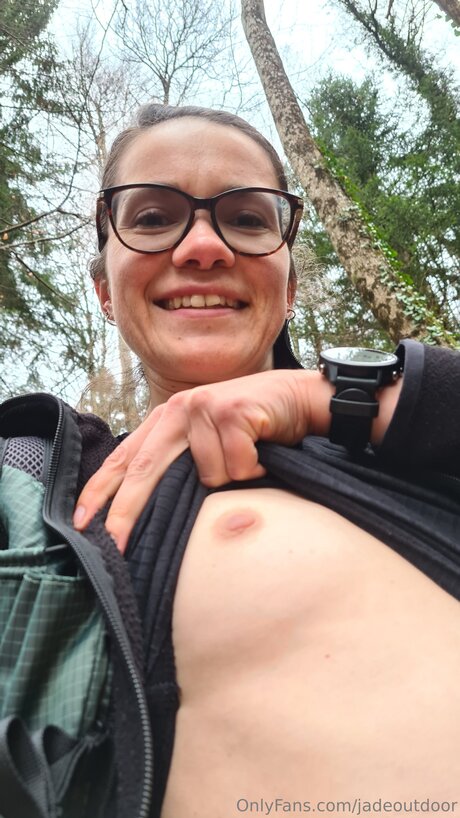 Nacktes geleaktes OnlyFans-Foto von Jadeoutdoor