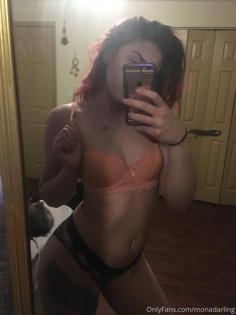 Nacktes geleaktes OnlyFans-Foto von Mona Darling