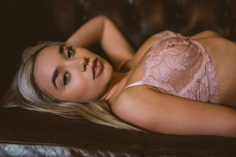 Nacktes geleaktes OnlyFans-Foto von Ella Baig
