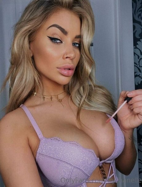 Nacktes geleaktes OnlyFans-Foto von Adrianna Sledz