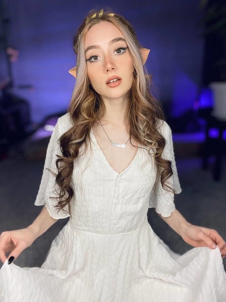 Nacktes geleaktes OnlyFans-Foto von Alice Mido