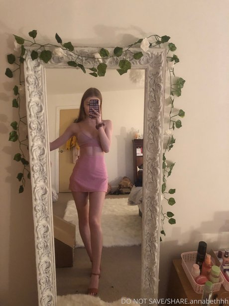 Nacktes geleaktes OnlyFans-Foto von Annabeth Davies