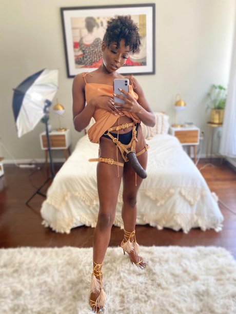 Nacktes geleaktes OnlyFans-Foto von Tasha Black