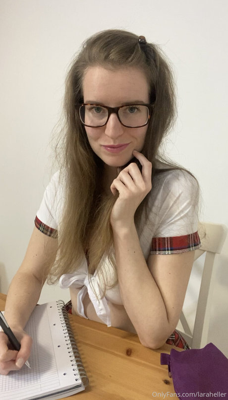 Nacktes geleaktes OnlyFans-Foto von Laraheller