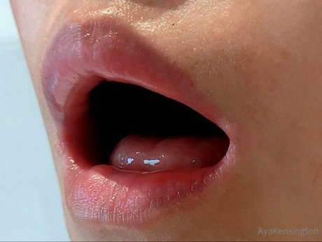 Nacktes geleaktes OnlyFans-Foto von Aya Kensington