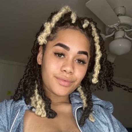 Nacktes geleaktes OnlyFans-Foto von Cassie Blake