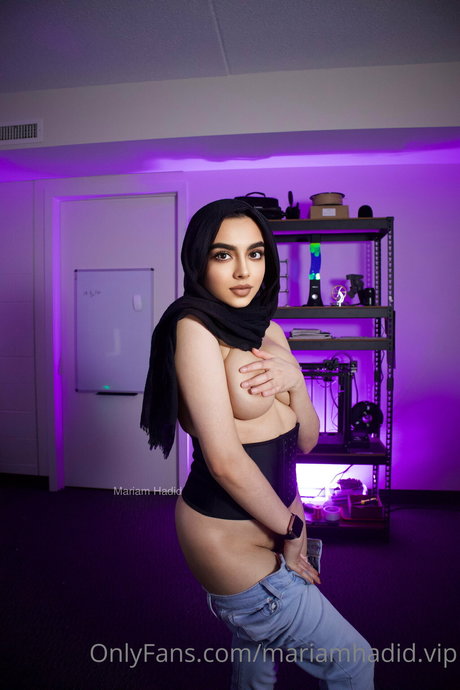 Nacktes geleaktes OnlyFans-Foto von Mariam Hadid