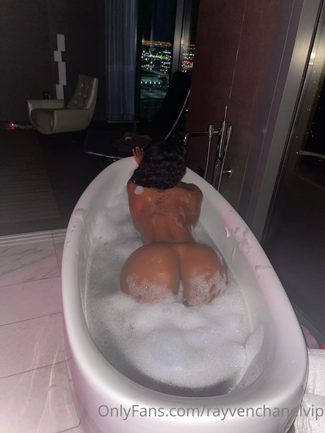 Nacktes geleaktes OnlyFans-Foto von Rayven Chanel