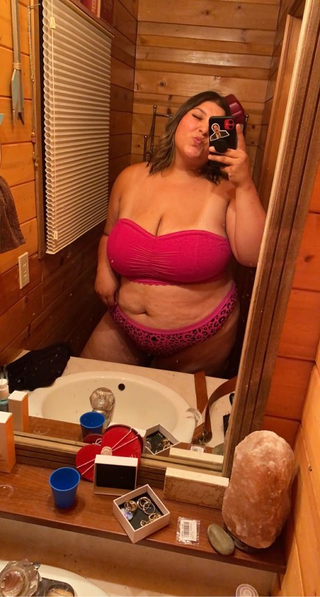 Nacktes geleaktes OnlyFans-Foto von Bbw Essence Xoxo