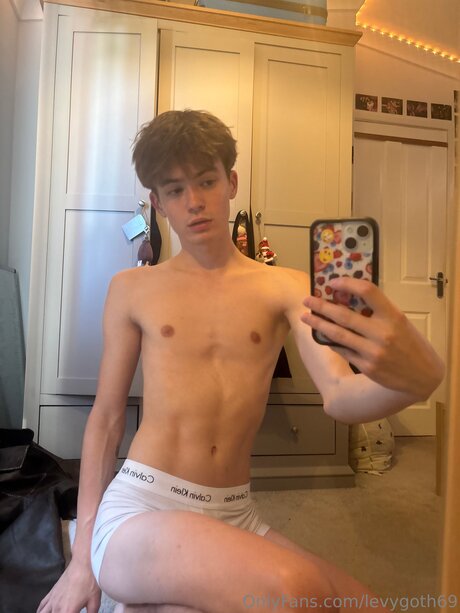 Levygoth69