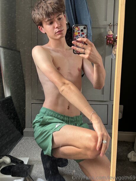 Levygoth69